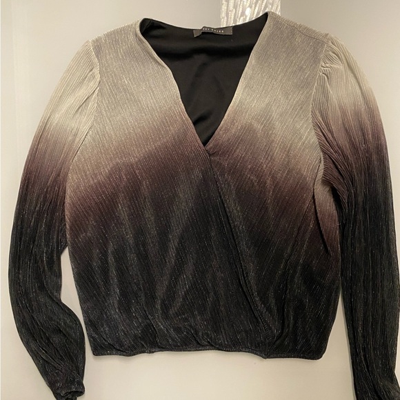 Suzy Shier long sleeve satin blouse - Picture 4 of 10